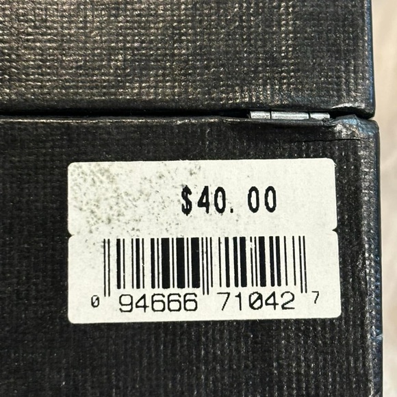 Vintage Disney Minnie Red and White Dots Watch NIB - Picture 3 of 3